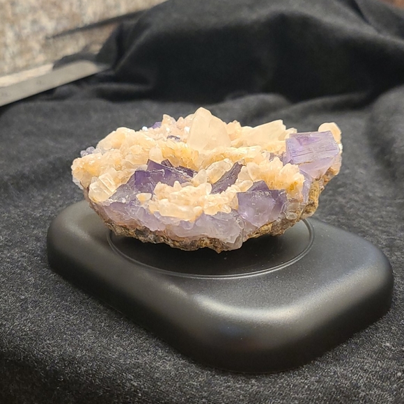 Fluorite with Calcite crystal 🔮 - Picture 7 of 10